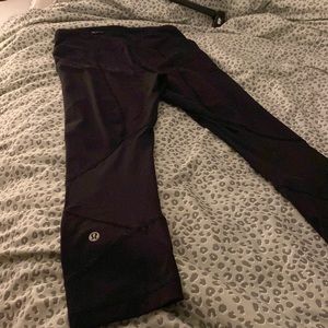 Lululemon 23” mesh cropped Leggings all black